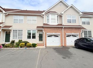 19 Gallop Ln, Somerset, NJ 08873