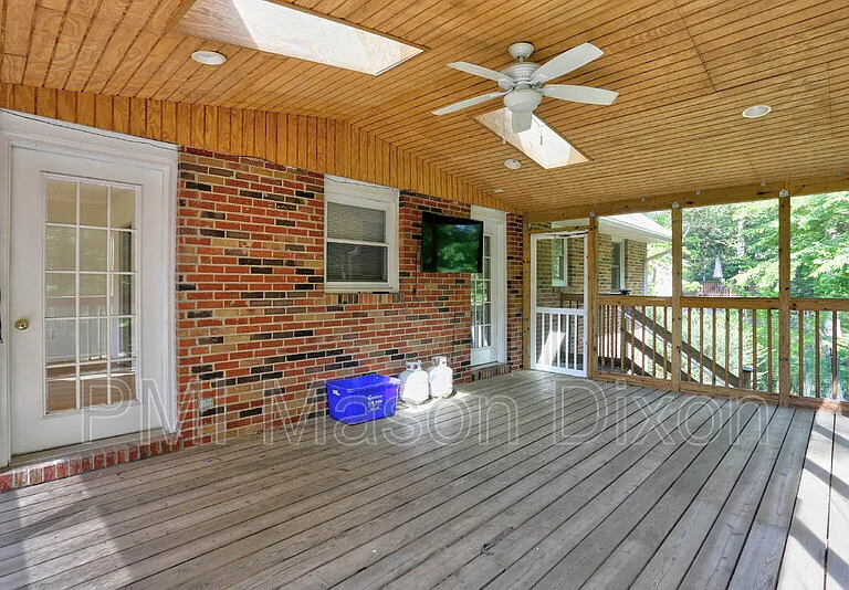 9710 Gwynn Park Dr — Photo 18