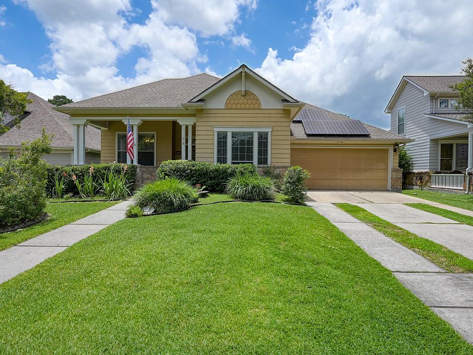 1st image of 74 W Tapestry Park Cir