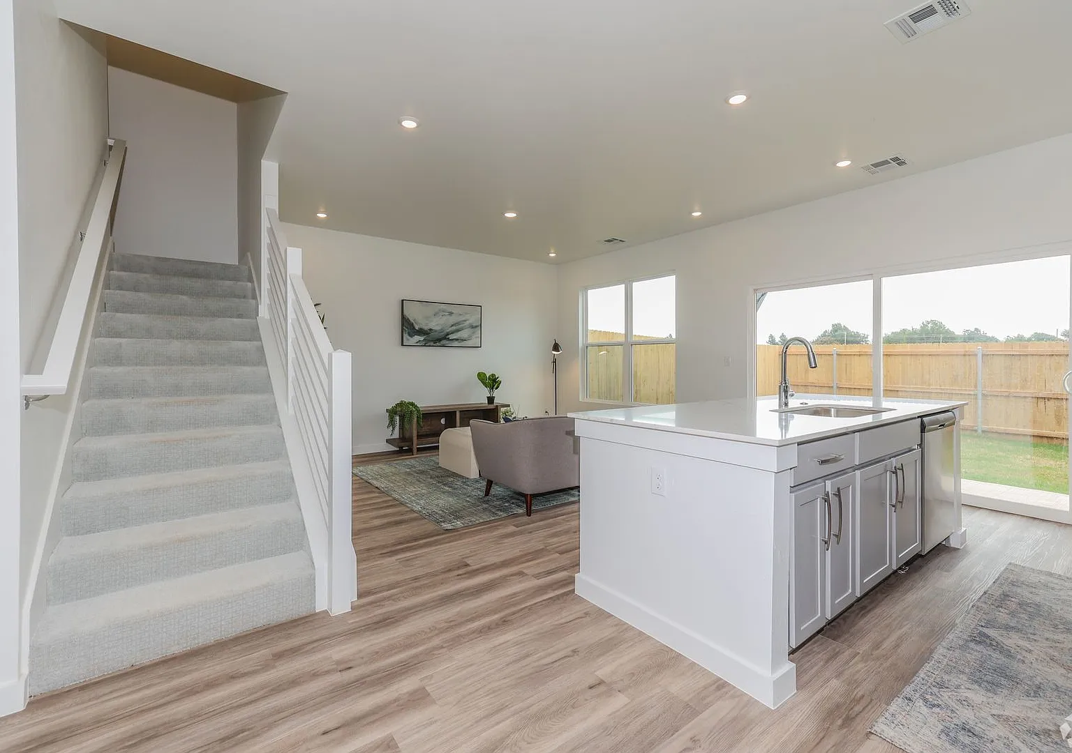 944 Prominent Way — Photo 3