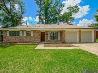 1129 E Grace St, Gonzales, LA 70737