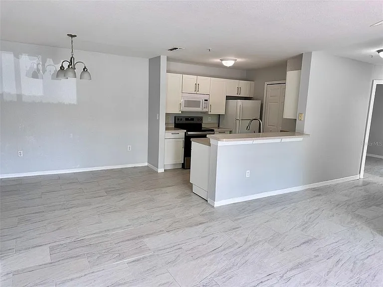 5475 Vineland Rd #8113 — Photo 4