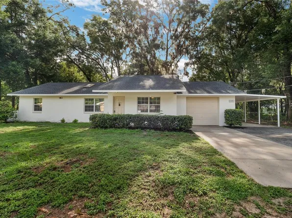 12051 SE 134th Ct, Ocklawaha, FL 32179