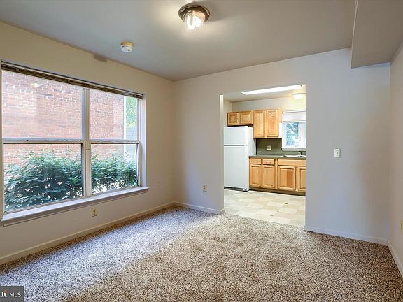 5th image of 1631 Derry St