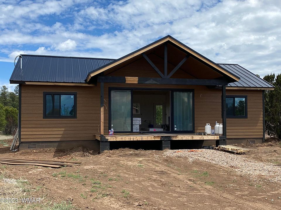 2nd image of 2283 Meadow Ln