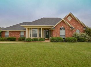 1804 Emberwood Cir, Bossier City, LA 71111
