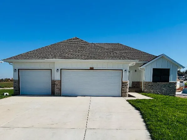 920 S Deerfield Court, Nixa, MO 65714