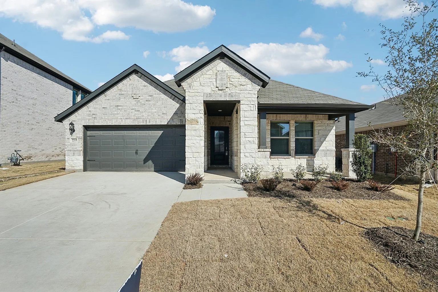 2215 Mustang Way photo 1