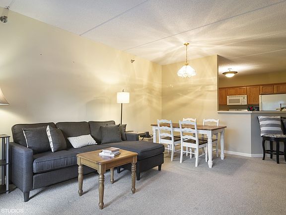 4th image of 390 W Mahogany Ct Unit 202