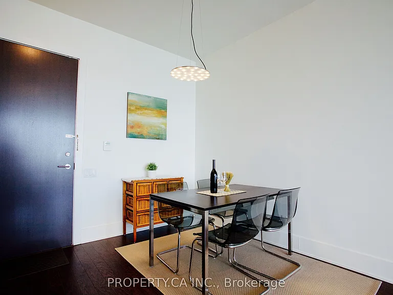 103 The Queensway #2815 — Photo 7