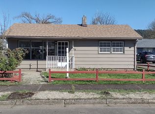 830 S 7th St, Cottage Grove, OR