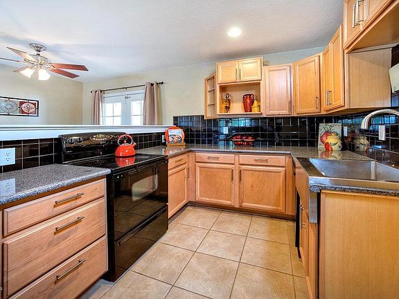 3rd image of 1032 N 74th Pl