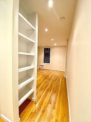 3rd image of 1482 York Ave #5IV