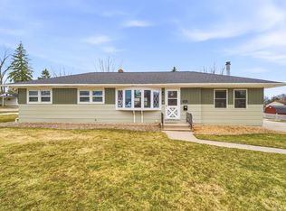 325 Quincy Ave, Omro, WI 54963