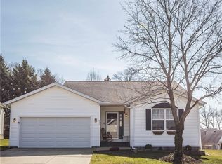 990 Elizabeth Ct, Cuyahoga Falls, OH 44221