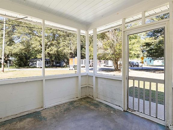 3rd image of 5527 Lynwood Rd