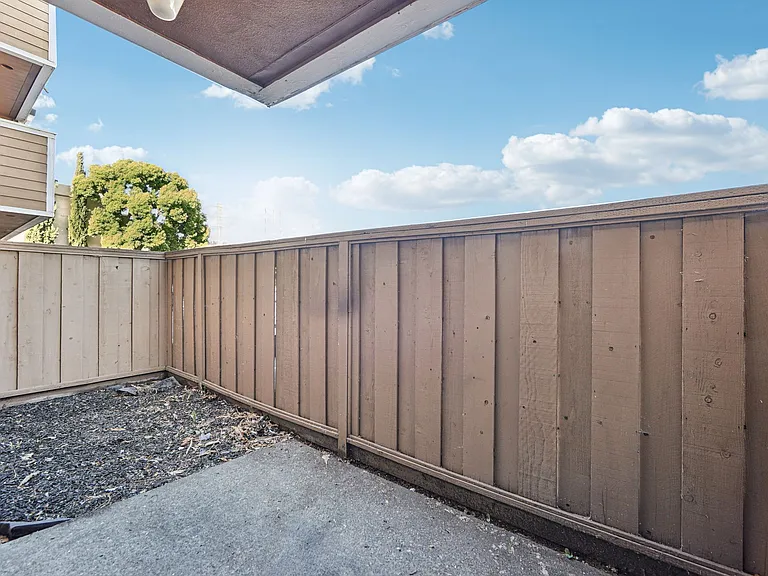 Metro Park Apartments - San Leandro — Photo 12