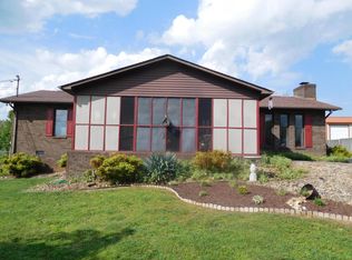 1513 Floyd Rd, Sevierville, TN 37876