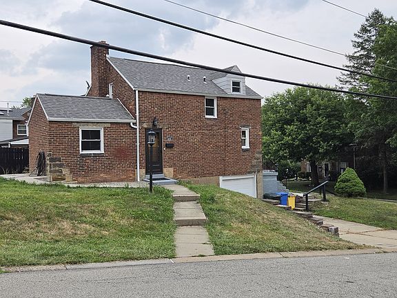 3rd image of 5272 Fieldcrest Dr