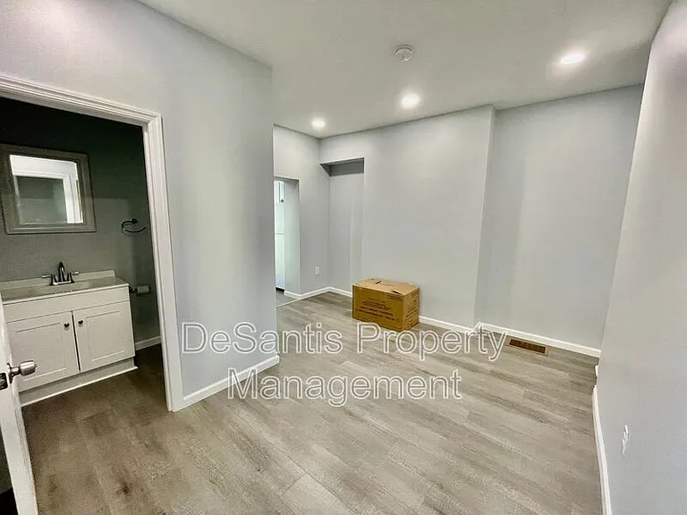 2 Edith Pl — Photo 5