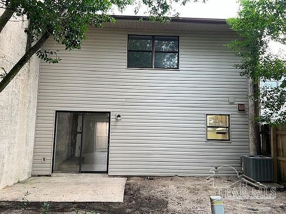 3rd image of 3238 Fernwood Dr