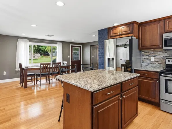 25 Marie Ave, Brockton, MA 02302