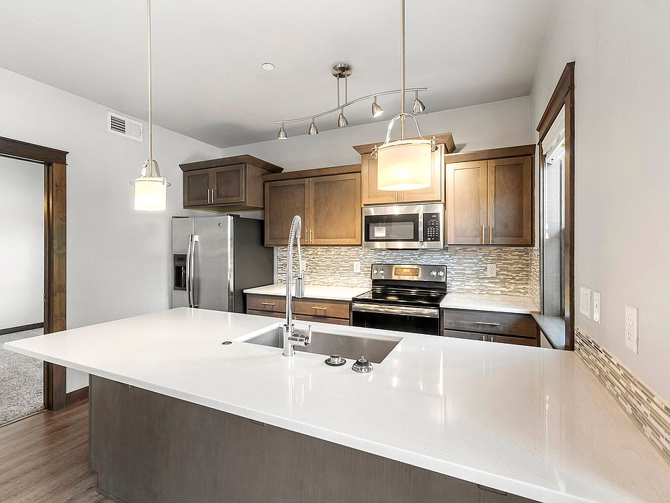 2BR, 2.5BA -744 SF