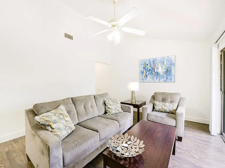 St. Edwards Place Apartments — Photo 44