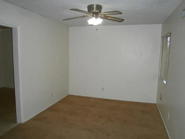 3 bed, 1400 sqft, $3,695 — Photo 4