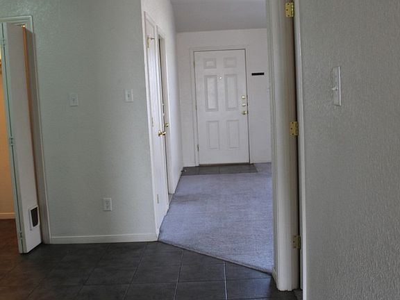 4th image of 406 Primrose Dr