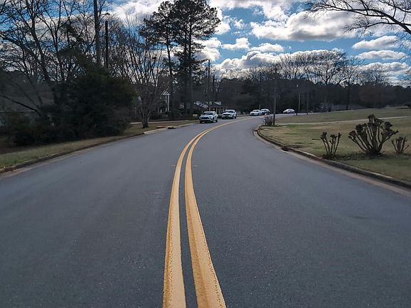 4th image of 121 Kennesaw Dr