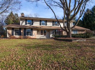 2420 Whippletree Ln, Brookfield, WI 53045