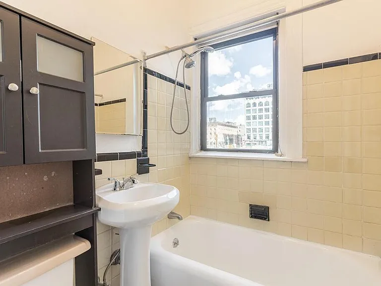 1091 Boylston St #26 — Photo 8