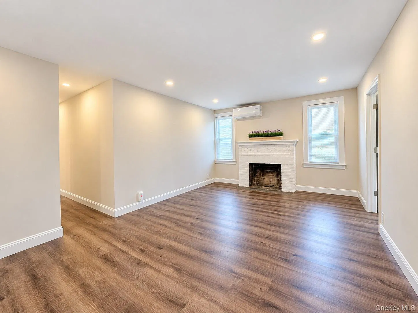 3 bed, 1.5 bath, $3,950 — Photo 2