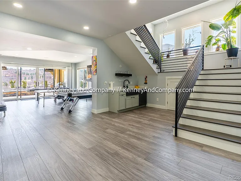 6438 Farthing Dr — Photo 33