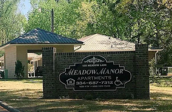 Meadow Manor Apartments — Photo 1
