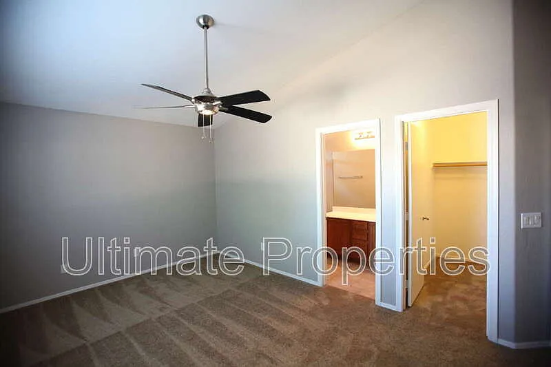3 bed, 2.0 bath, 1132 sqft, $1,795 — Photo 4