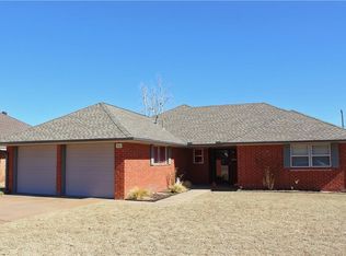1100 Kingston Dr, Yukon, OK 73099