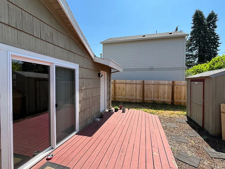 12244 NE Stanton St #A-C — Photo 13