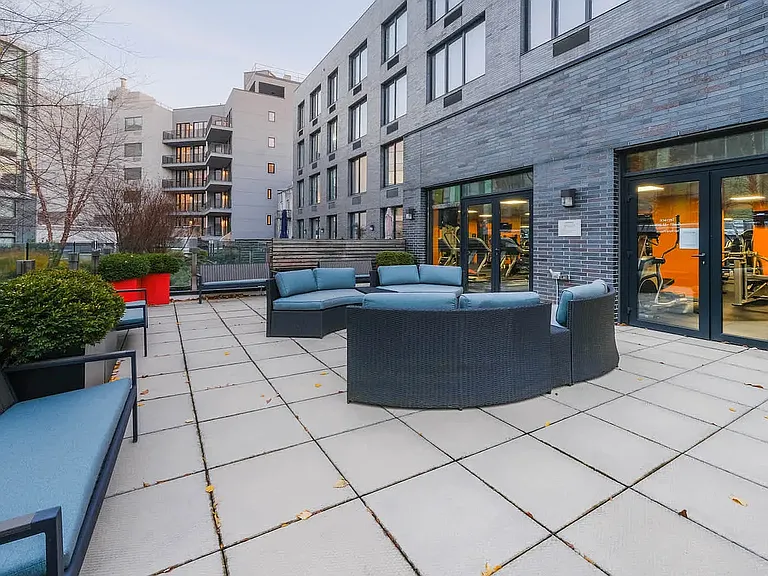 239 N 9th St #E201 — Photo 41