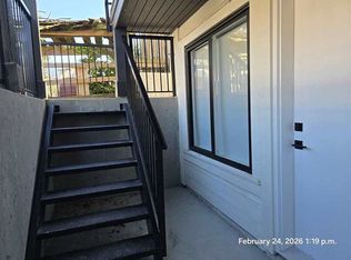 15571 Victoria Ave, White Rock, BC V4B 1H8