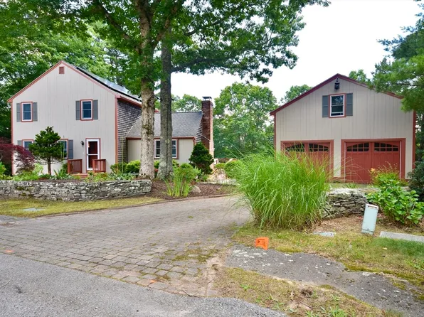5 Windy Hill Dr, Plymouth, MA 02360