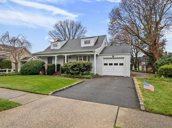 145 N Herman Avenue, Bethpage, NY 11714
