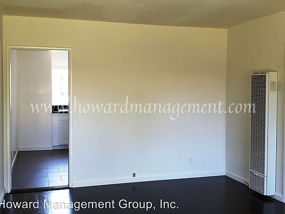 4th image of 1920 Cloverfield Blvd APT 5