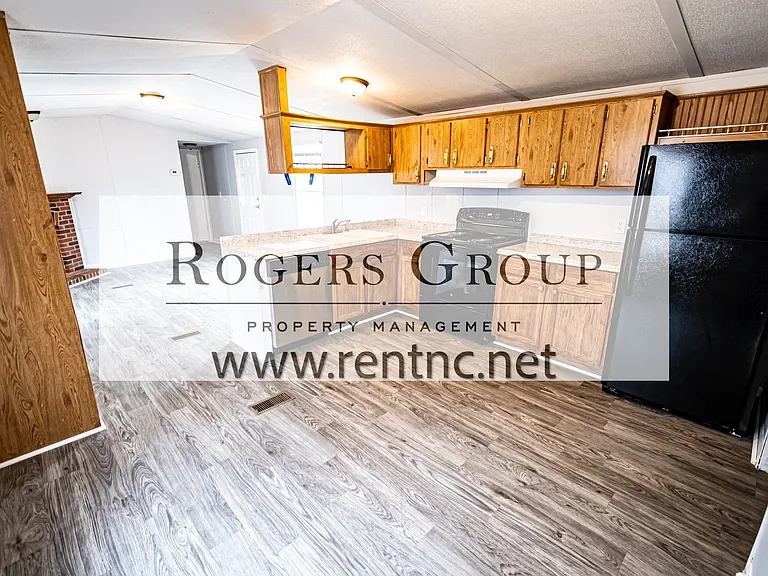 6088 Cindy Ln — Photo 2