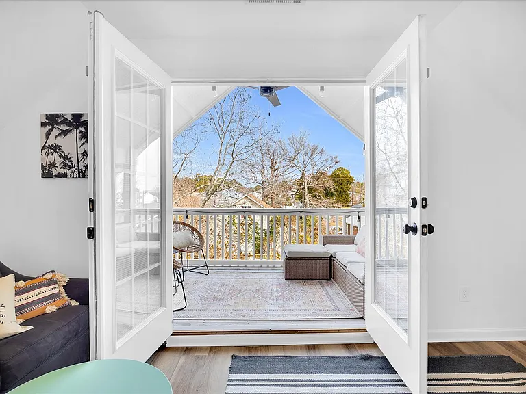 608 Greenville Ave #B — Photo 6