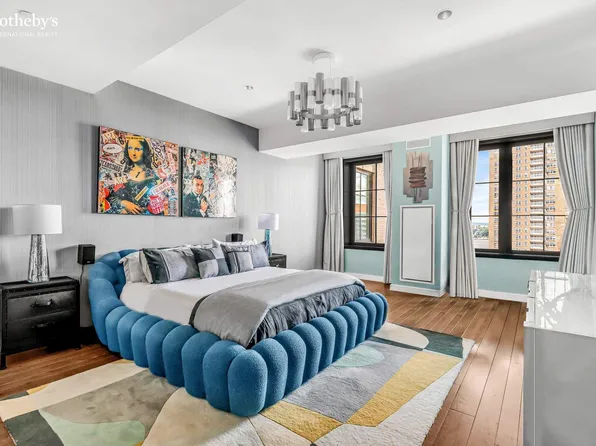 425 West 50th Street image 6 of 16