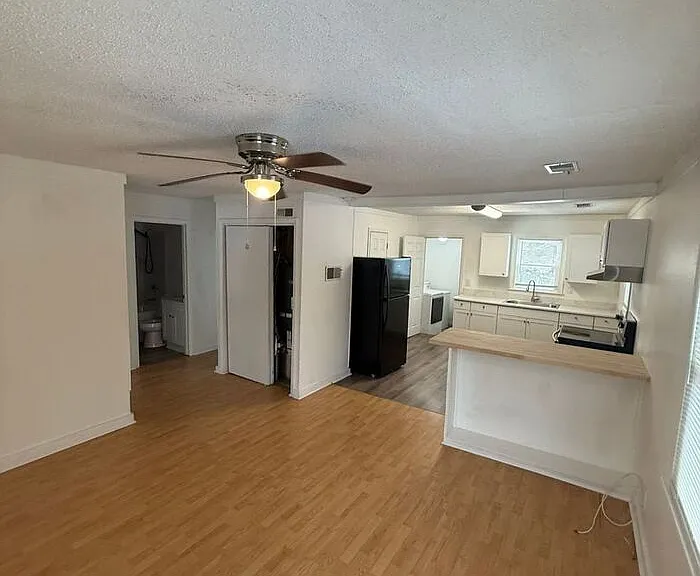 1409 John Ave — Photo 3