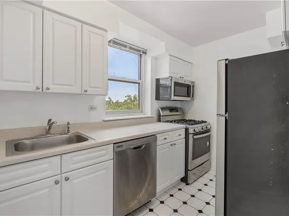 720 Pelham Road, 720 Pelham Rd APT 3E, New Rochelle, NY 10805