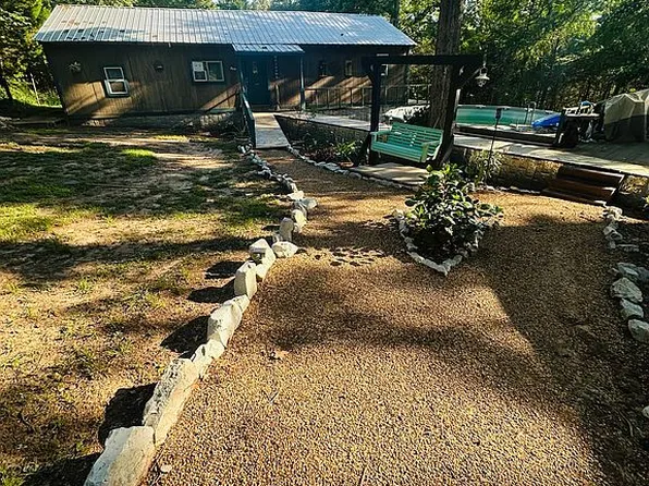 564 County Road 477, Palestine, TX 75803
